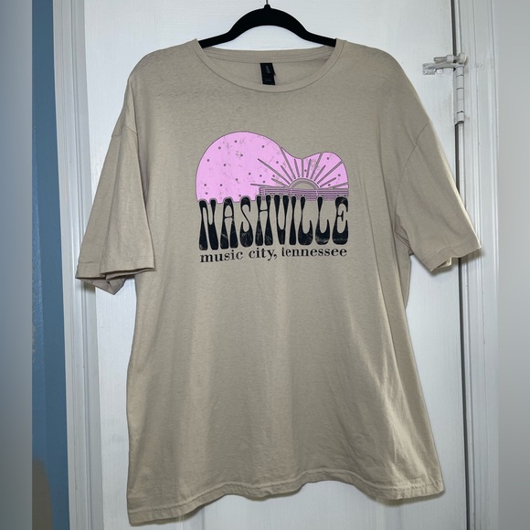 Gildan Women’s Nashville Graphic T-Shirt - Picture 2 of 6